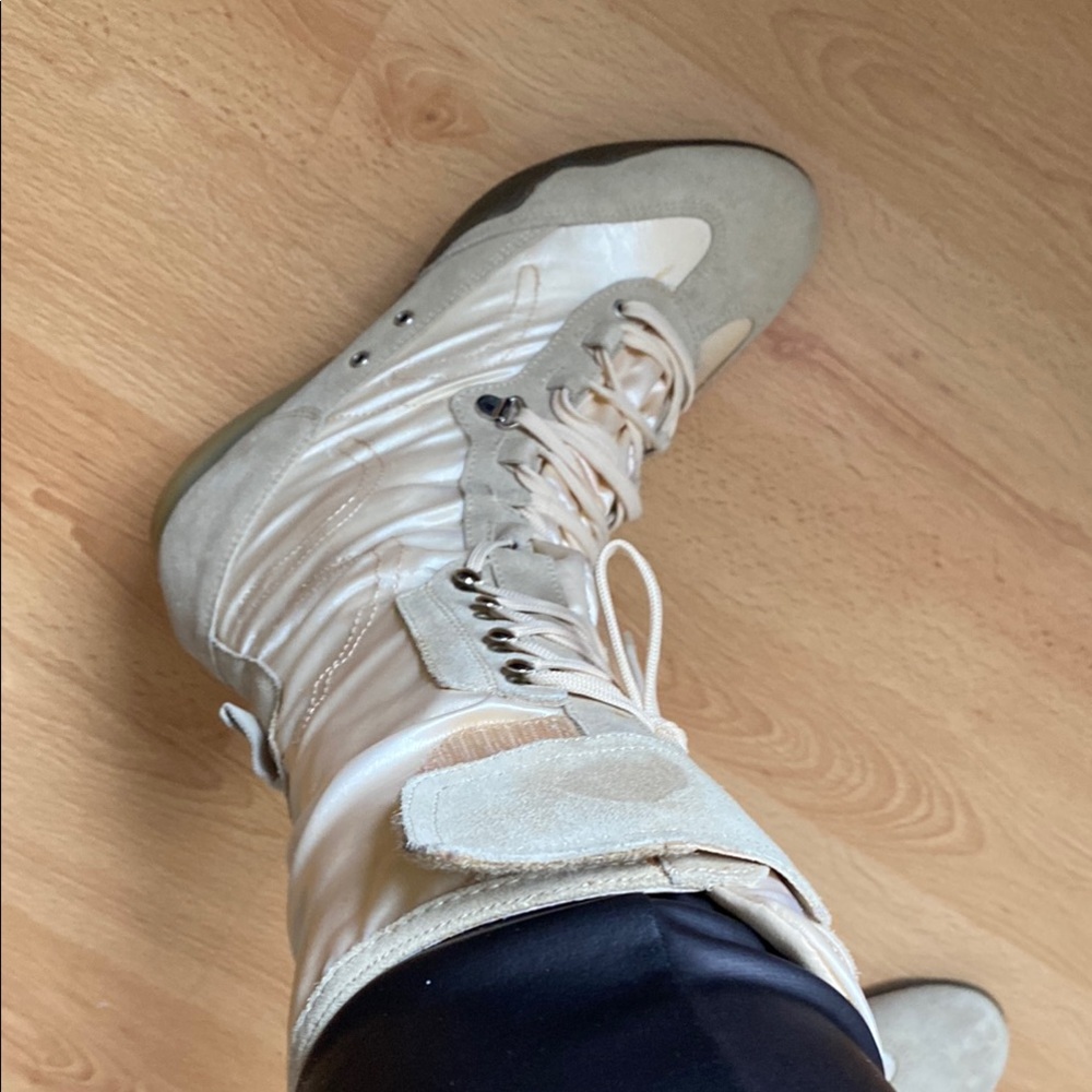 Chunky Cream and Gray Athletic Shoes with Cushioned Sole